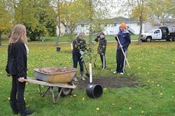 Tdworld Com Sites Tdworld com Files Uploads 2015 06 Largerfruittreeplanting10 15 14005 Tdworld Com Sites Tdworld com Files Uploads 2015 06 Largerfruittreeplanting10 15 14005