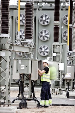 Www Tdworld Com Sites Tdworld com Files Abb 41 5 Advanced Services Worker Final Www Tdworld Com Sites Tdworld com Files Abb 41 5 Advanced Services Worker Final