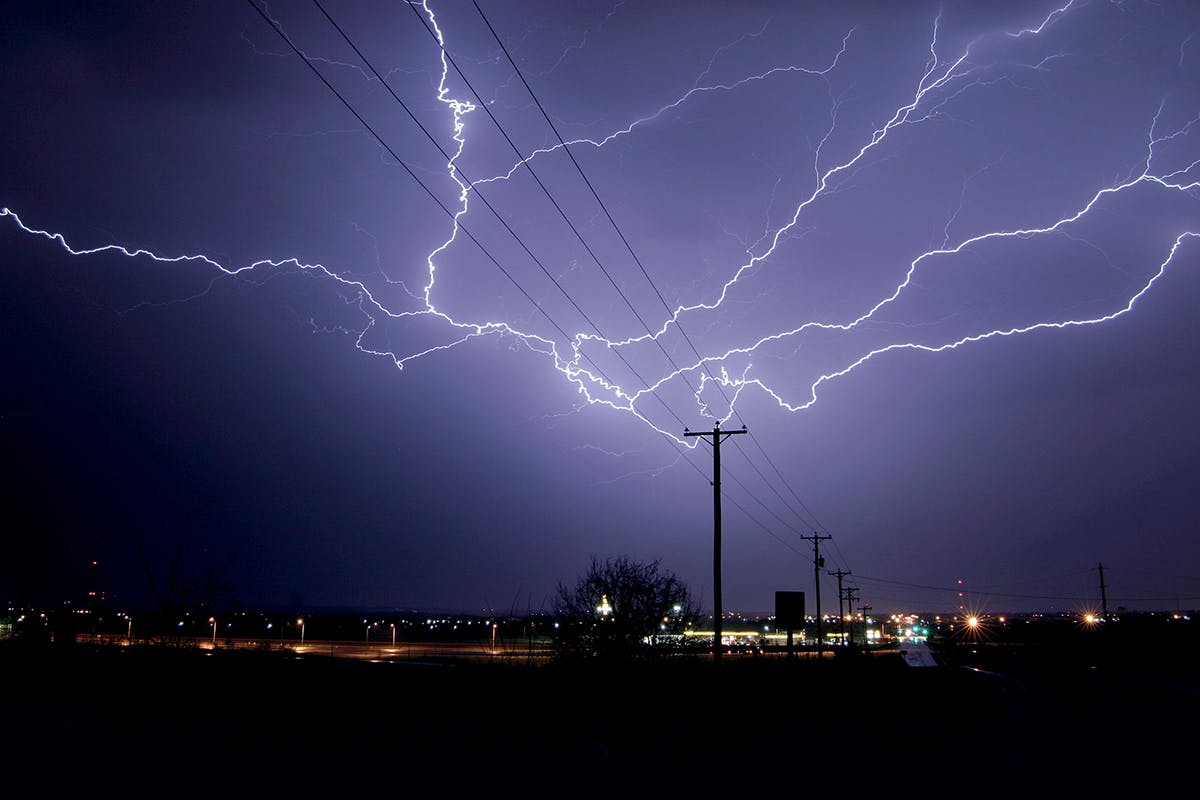 Www Tdworld Com Sites Tdworld com Files Srp 22 Lightning Powerlines Monsoons Final