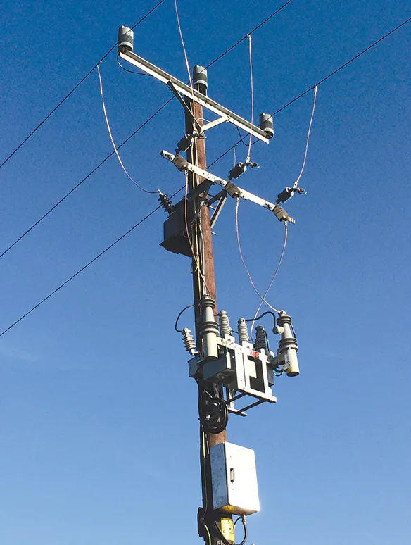 Capacitor Rack Distribution Pole Creating Efficient Distribution Networks | T&D World