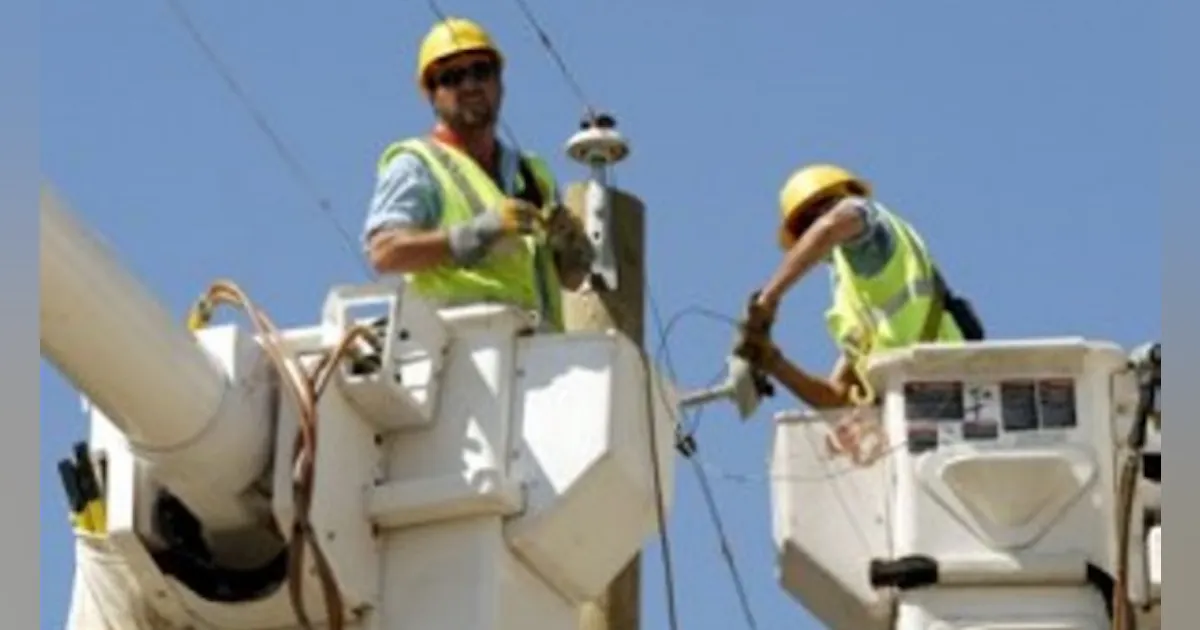ComEd Created 2,400 Jobs through Grid Modernization Programs in 2012 ...