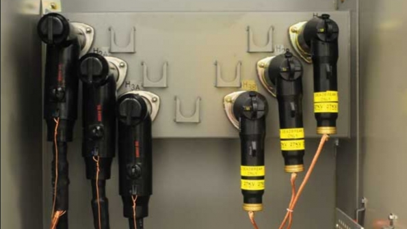 Basicimpulse level deadbreak connector system