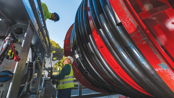 The drum carrying 500 m of HTS cable was 42 m in diameter and 38 m wide with a weight of 52 metric tons