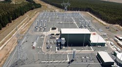 After the commissioning - planned for 2018 - the approximately 1,400 kilometers long HVDC link Bipole III will connect the Keewatinohk Converter Station, in northern Manitoba, with the Riel Converter Station, close to the provincial capital Winnipeg, by a +/-500 kilovolt (kV) overhead line. The picture shows the converter station of a comparable project in Australia.