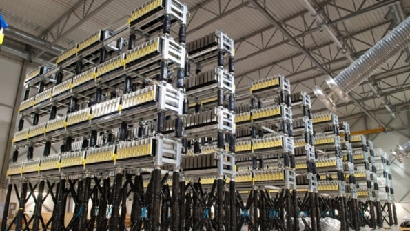To date all Voltage Source Converters VSC used in HVDC networks are incapable of clearing faults on the DC side of the converterldquoFor most of the situations where such converters have been used so far ie pointtopoint links using only DC cables this limitation is not too severe The other advantages of VSC technology are enough to make up for this shortcomingrdquo said Colin Davidson Alstomrsquos chief technology officer ndash HVDC ldquoHowever when multiterminal DC networks and eventually continentwide D