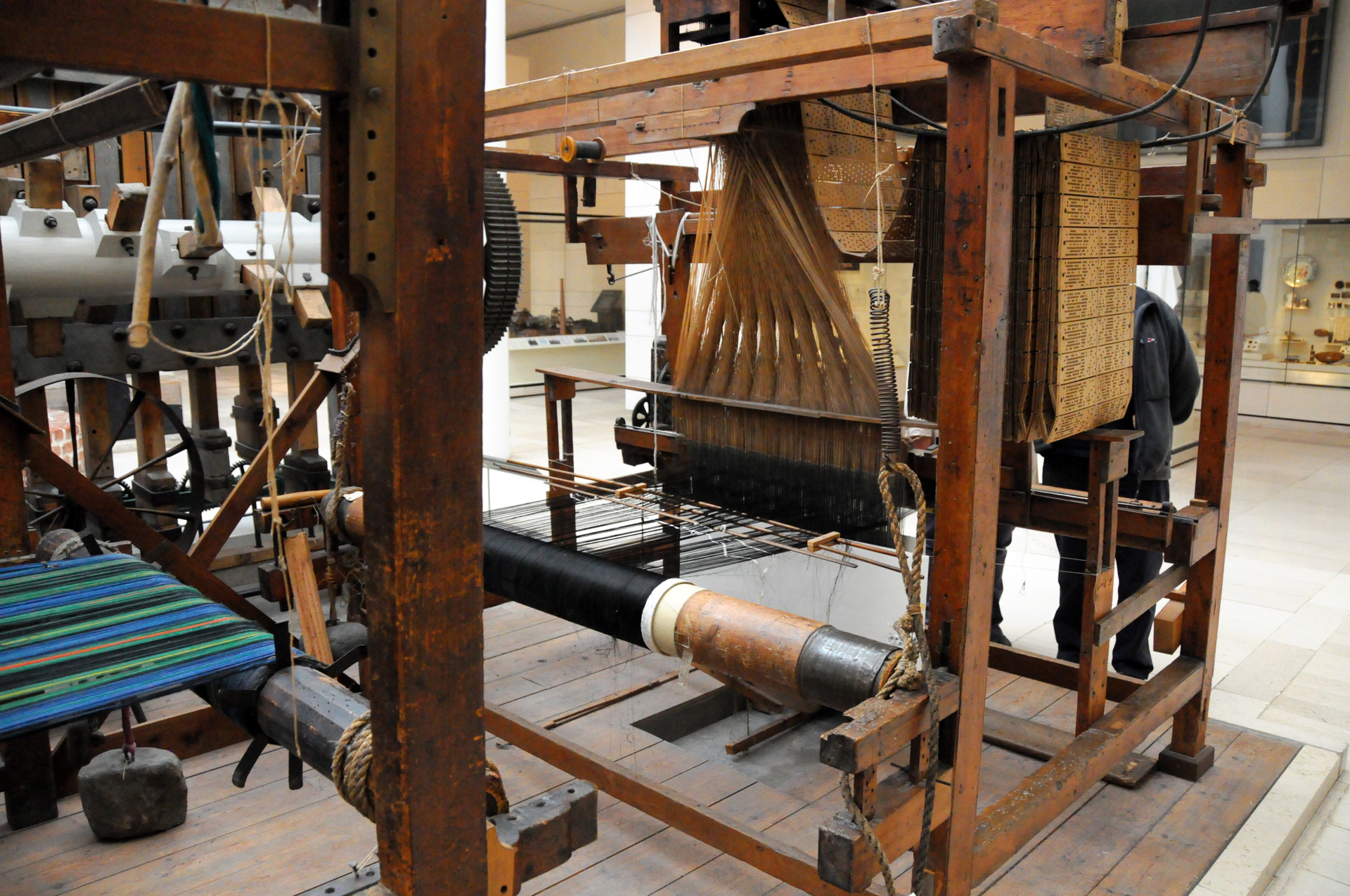 jacquard loom