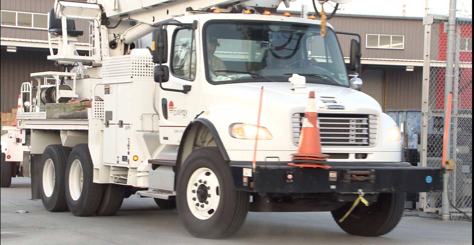 Entergy crews roll out