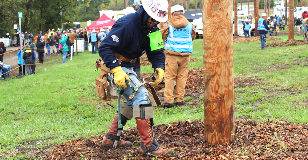 Linemen Compete at the Super Bowl of Rodeos | TD World