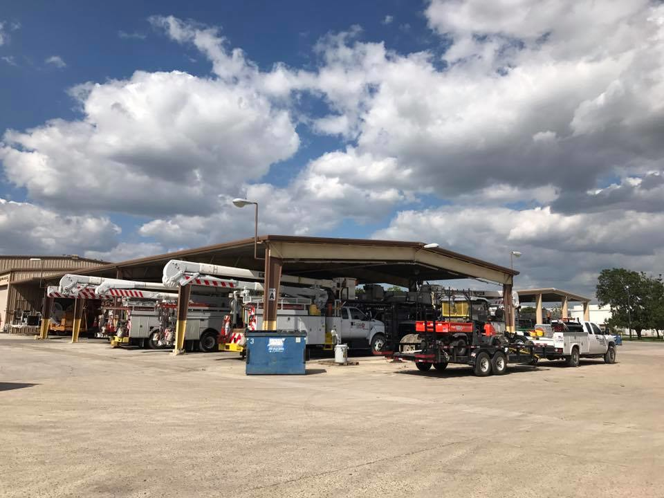 CPS energy trucks preparing