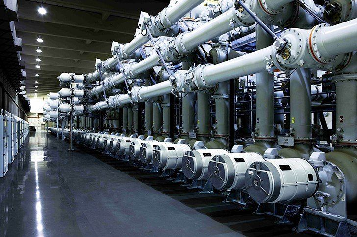 400-kV gas insulated switchgear substation