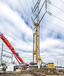 A congested workspace required close coordination among all disciplines. A congested workspace required close coordination among all disciplines.