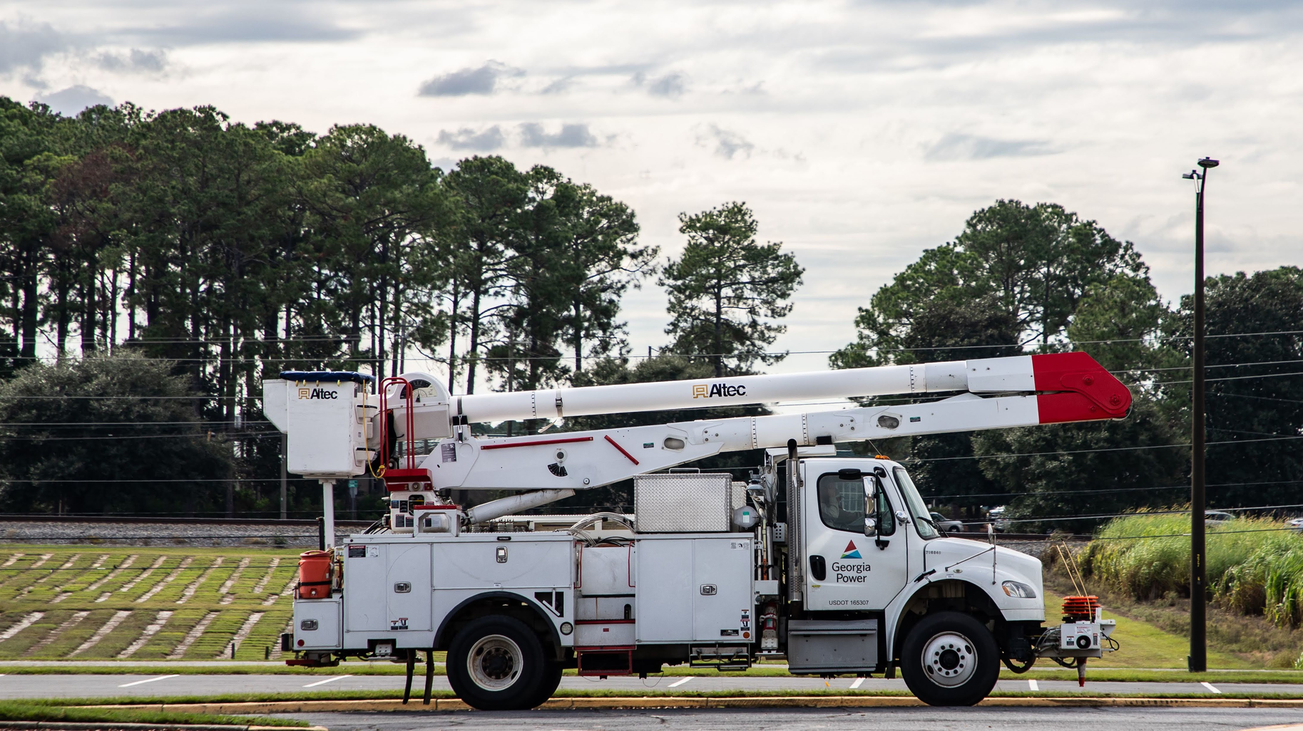 Great Linetruck Photo 5e7429bb00ba7