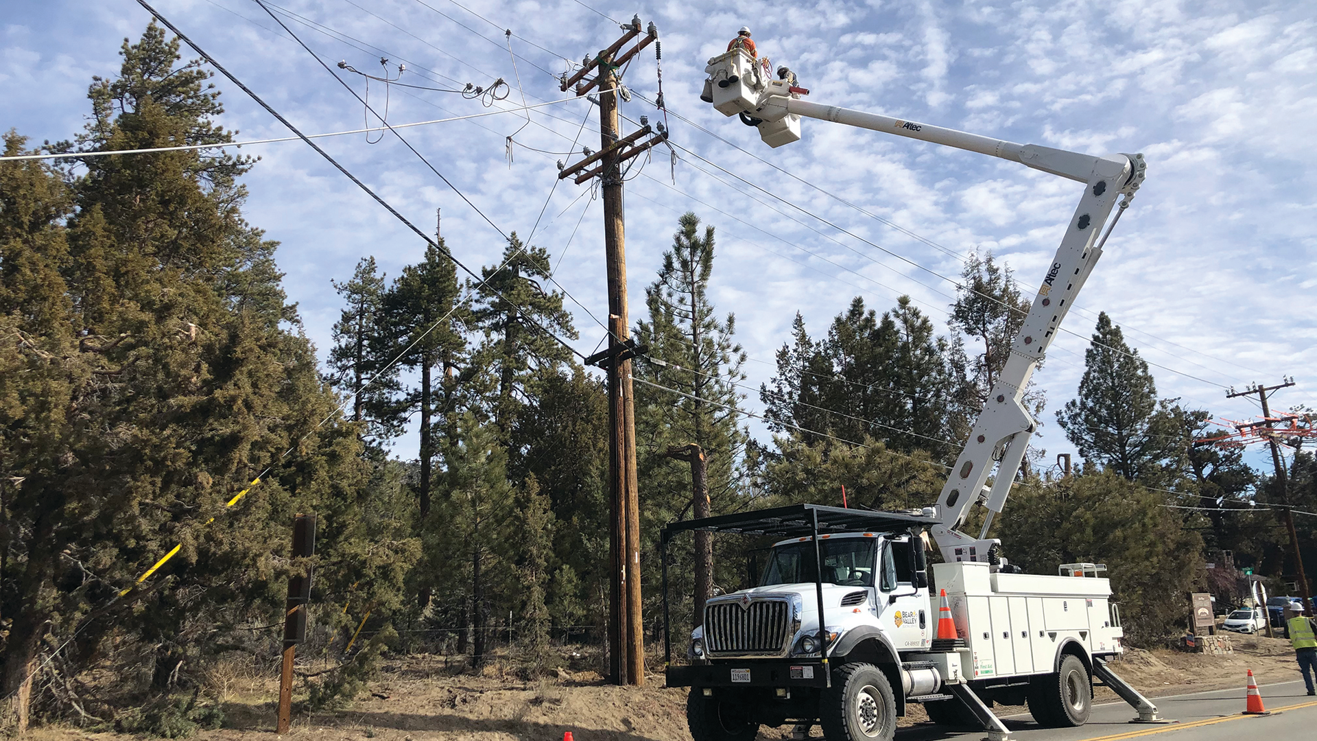 BVES first tested the wire with a 10,000-ft installation pilot in a high-fire-risk area of its service territory in the fall of 2019.