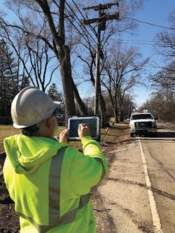 Inspector uses ruggedized notebook. Inspector uses ruggedized notebook.