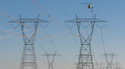 Fifteen-man crew completes project on SRP’s transmission lines located west of Phoenix, which feed electricity from Palo Verde generating station to West Wing receiving station.