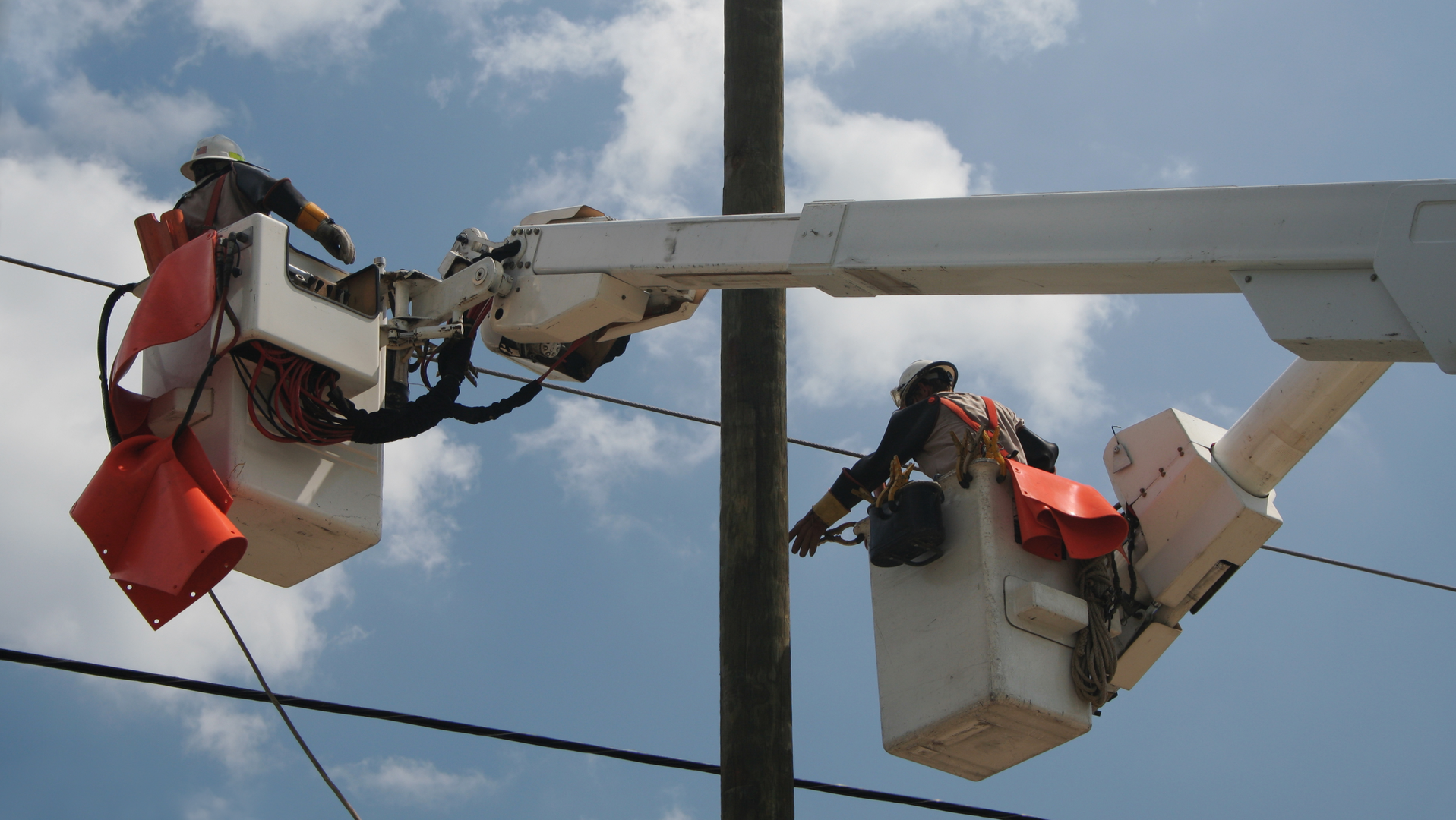 Linemen Getty 5f6ba3c2033f8