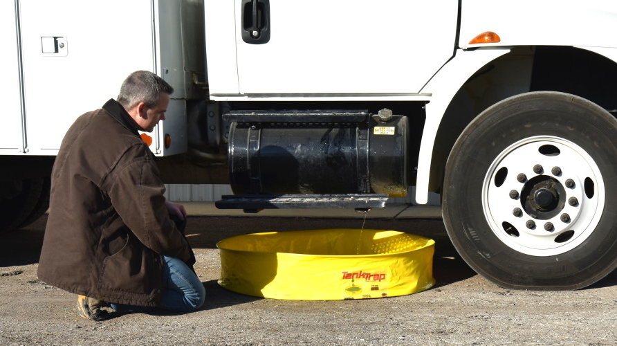 Portable Spill Containment Pool with SelfErecting, Encapsulated Spring
