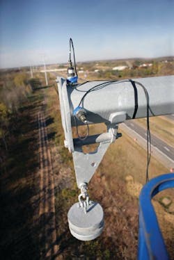 Example of suspended weights. Example of suspended weights.