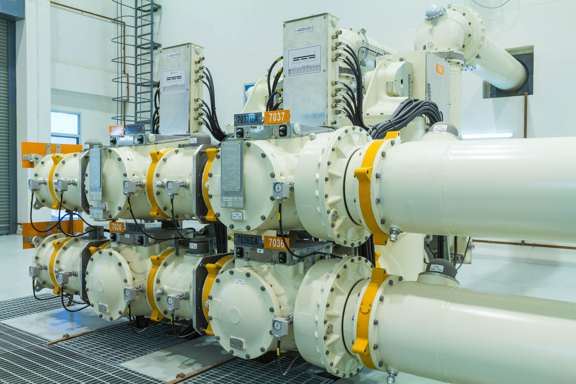 Gas-insulated switchgear