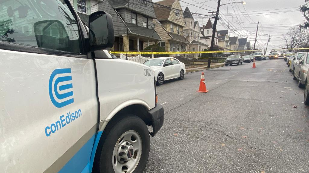 Eq Hrcpxxaaez82 D 5feb487cacc9d