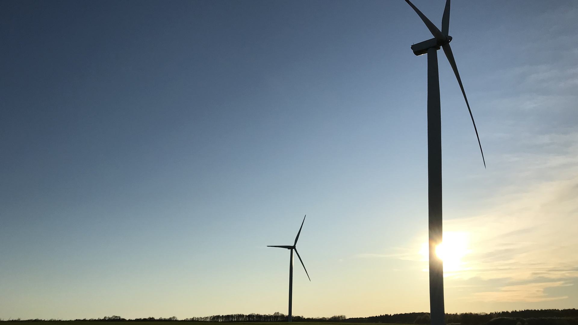 Wind Turbines id 180092636 Sebastian Czapnik Dreamstime com 5fe36f97ca674