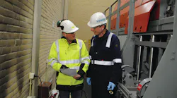 Stedin's Dick Edel and Siemens' Jan Raadgever discuss results in ongoing 50-kV COQ maintenance at Arkel substation.