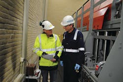 Stedin's Dick Edel and Siemens' Jan Raadgever discuss results in ongoing 50-kV COQ maintenance at Arkel substation. Stedin's Dick Edel and Siemens' Jan Raadgever discuss results in ongoing 50-kV COQ maintenance at Arkel substation.
