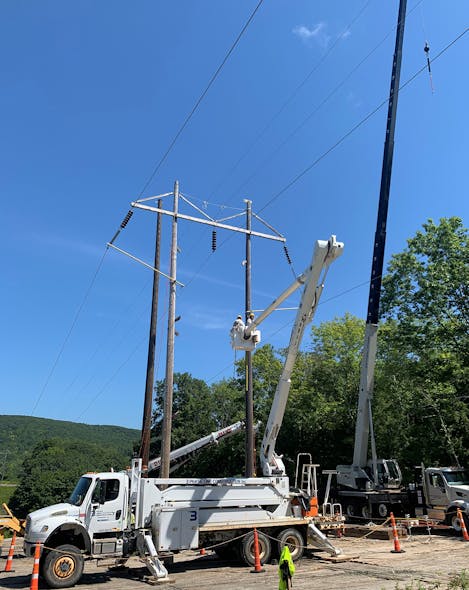 Contractor Trains Crews on Live-Line Work Methods | T&D World