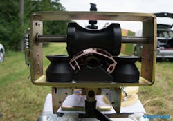 The installation tool can be used on energized lines and manually or automatically operated. The installation tool can be used on energized lines and manually or automatically operated.