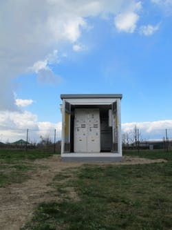 The technology used is Nuventura's Nu1. It combines dry (technical) air as an insulating medium with reliable and proven vacuum switching technology. The technology used is Nuventura's Nu1. It combines dry (technical) air as an insulating medium with reliable and proven vacuum switching technology.