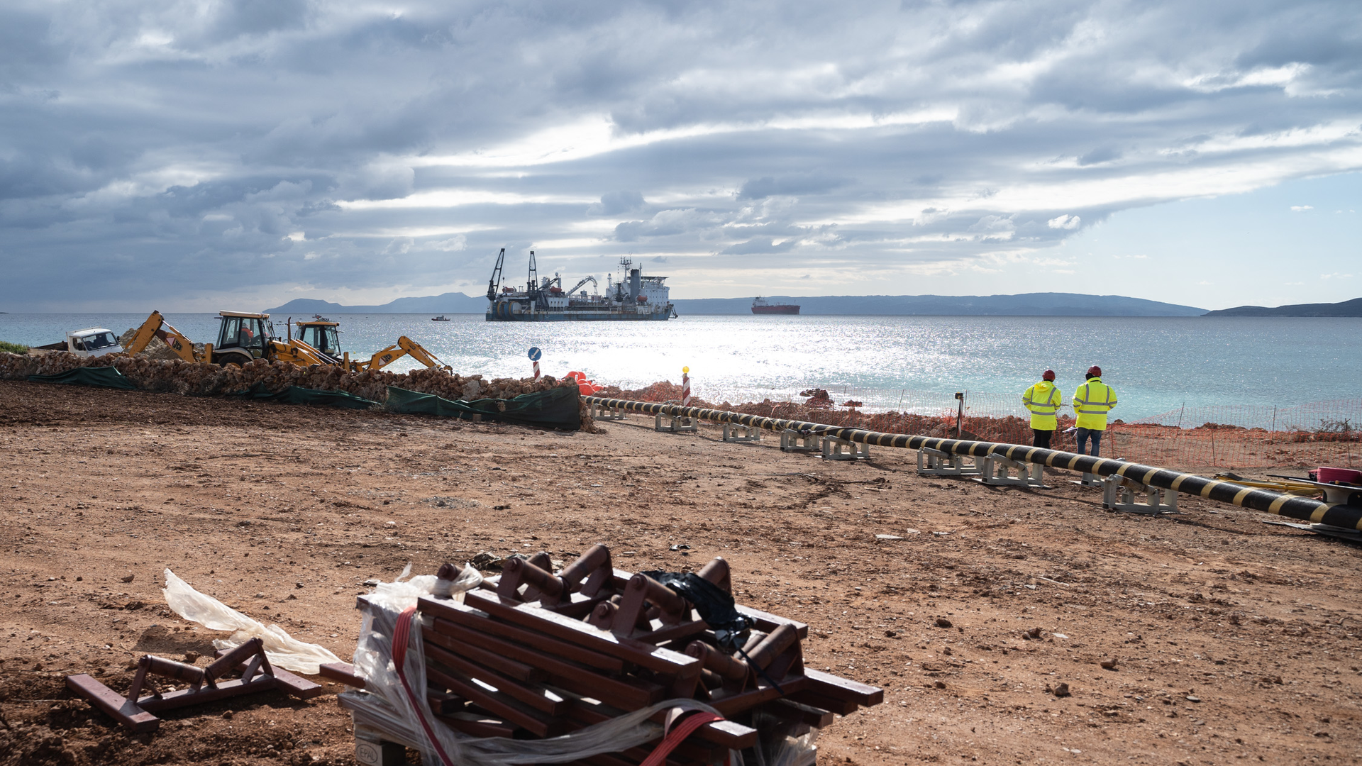 Cable pull-in procedure at Peloponnese landfall.