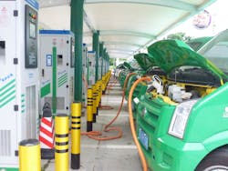 Utilities and fleet owners are discussing the question of who pays for major infrastructure investments. At issue is whether early adopters of fleet charging depots should bear the cost for utility side infrastructure, while later depot installations on the same feeders will benefit from those grid improvements at lesser cost. Utilities and fleet owners are discussing the question of who pays for major infrastructure investments. At issue is whether early adopters of fleet charging depots should bear the cost for utility side infrastructure, while later depot installations on the same feeders will benefit from those grid improvements at lesser cost.