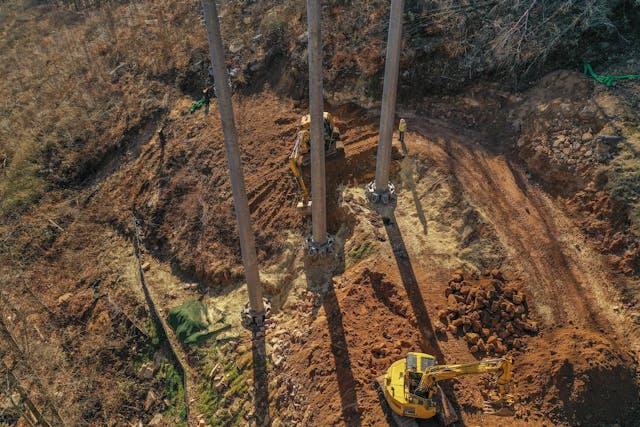 Connecting micropiles to a grillage is not a common strategy. However, it can serve as a workable solution for mountainside locations.