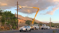 Hawaiian Electric crews work on distribution lines. Hawaiian Electric crews work on distribution lines.