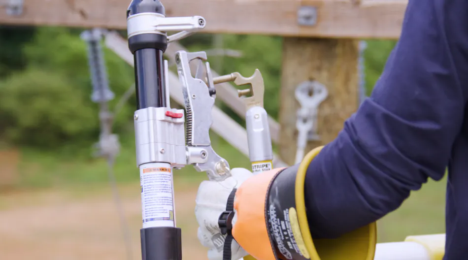 Utility Solutions Introduces Load Break Tool with Rotating Head | T&D World