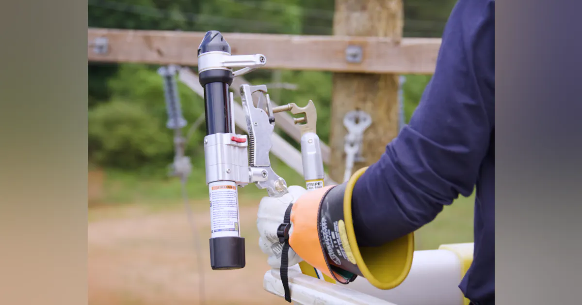 Utility Solutions Introduces Load Break Tool with Rotating Head | TD World