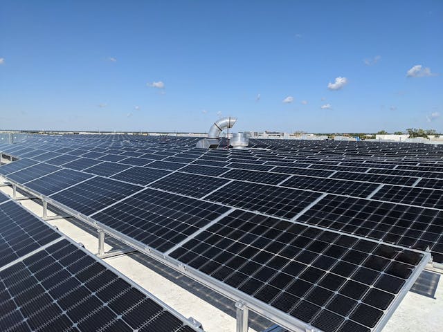 The 2 MW rooftop solar array included in the project. ComEd evaluated the impact of integrating renewable energy sources, such as solar and batteries, into the external grid.