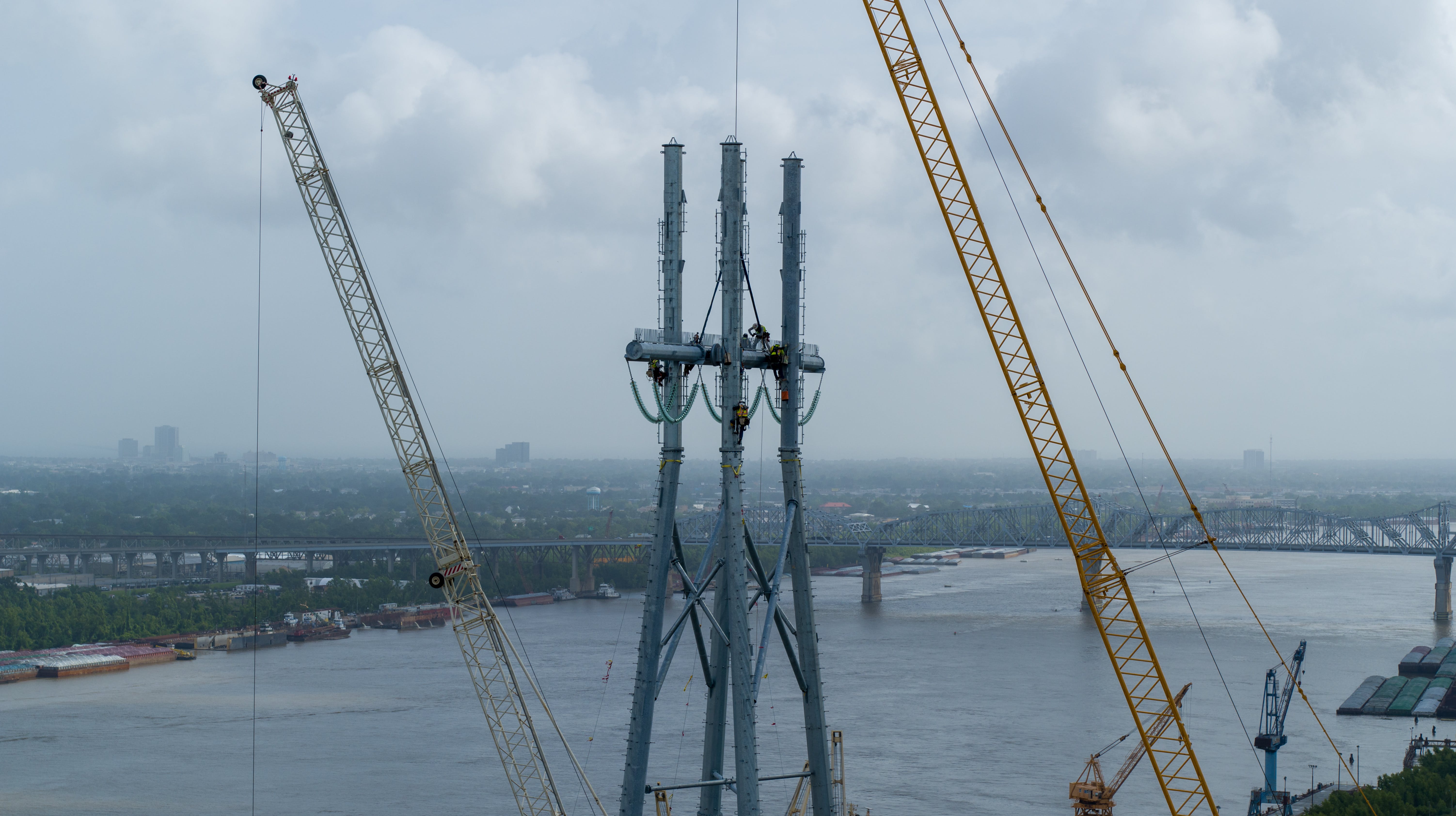 The crossing was designed to accommodate a double-circuit configuration, so a total of six conductors and two shield wires were pulled.