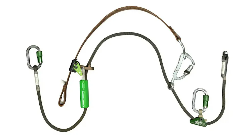 New Fall Restraint Device is Lightweight for Lineworkers | T&D World