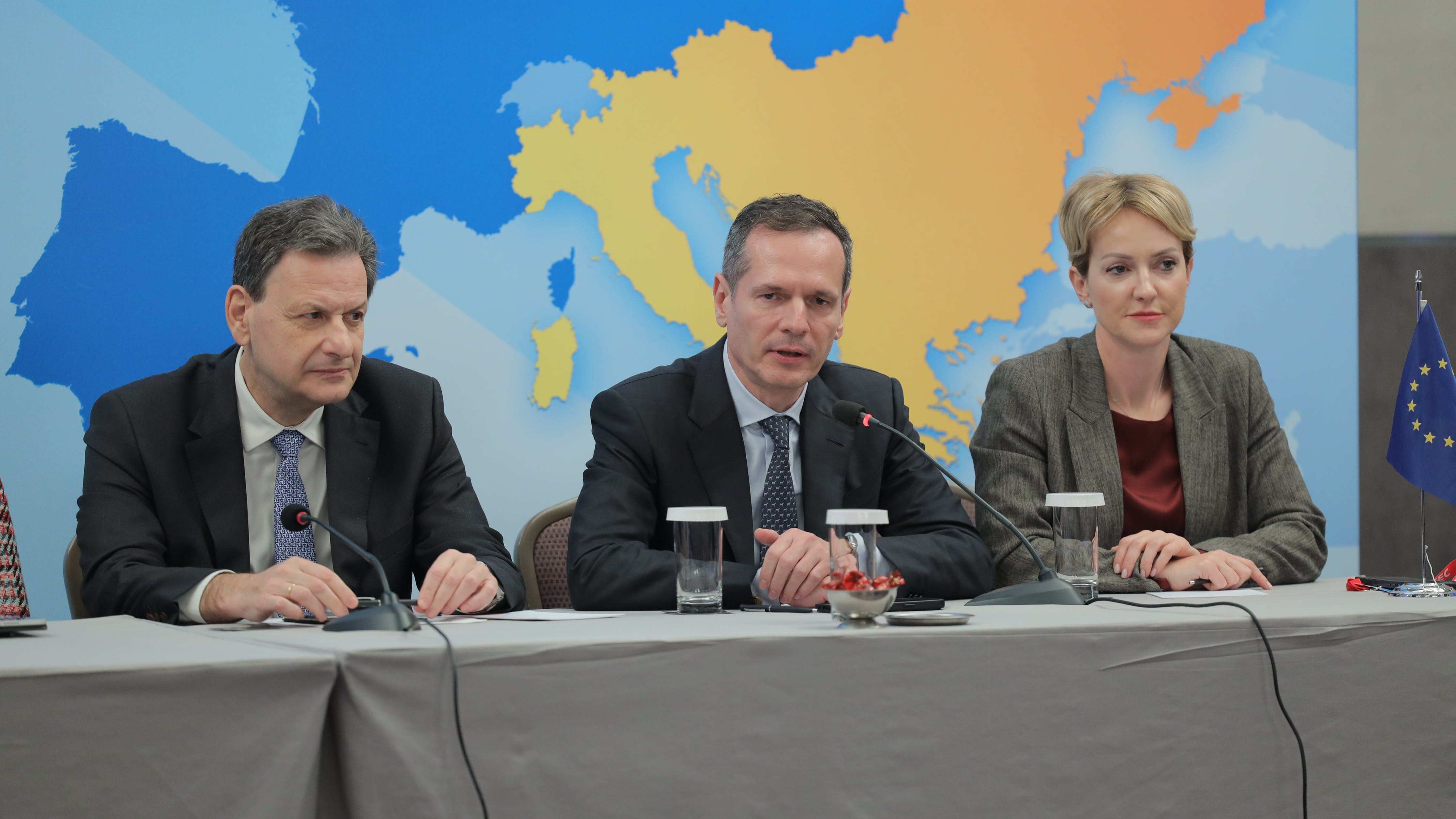 65b16dc65b5a74001e23ded9 Cam20525