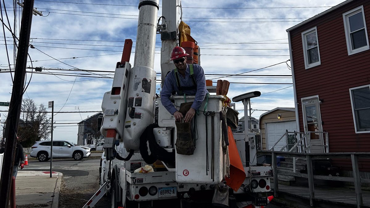 Kevin Adams was nominated by Apprentice Michael Bosco, who considers him one of the most hardworking and knowledgeable lineworkers he&rsquo;s come across during his apprenticeship.