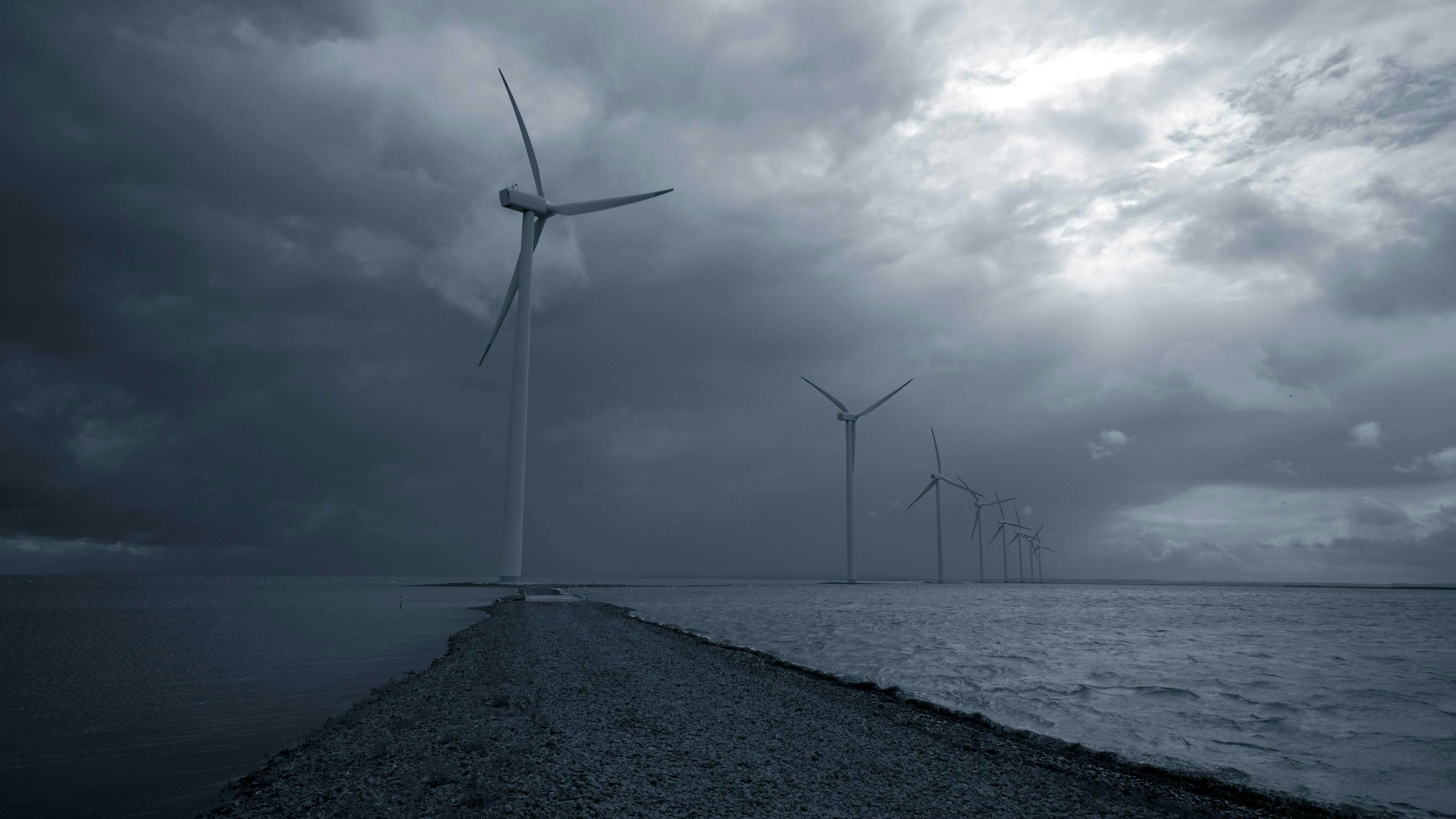 Instead of assuming conservative weather models, dynamic line rating systems are able to measure real-time weather conditions.