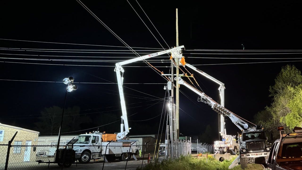 Entergy Mississippi crews replacing distribution poles.