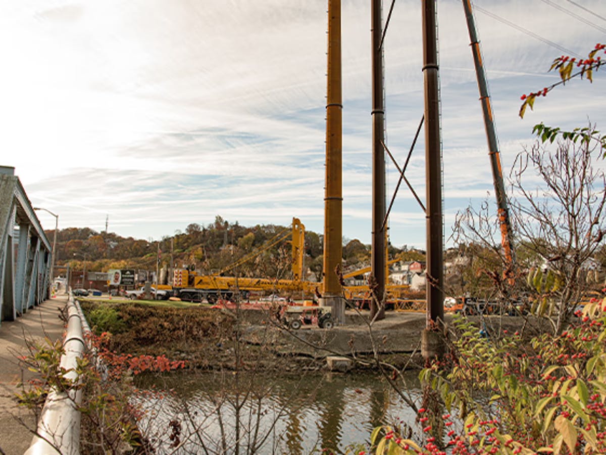 666b07dbca87d7ecd0548e07 Bi Crescent Photo