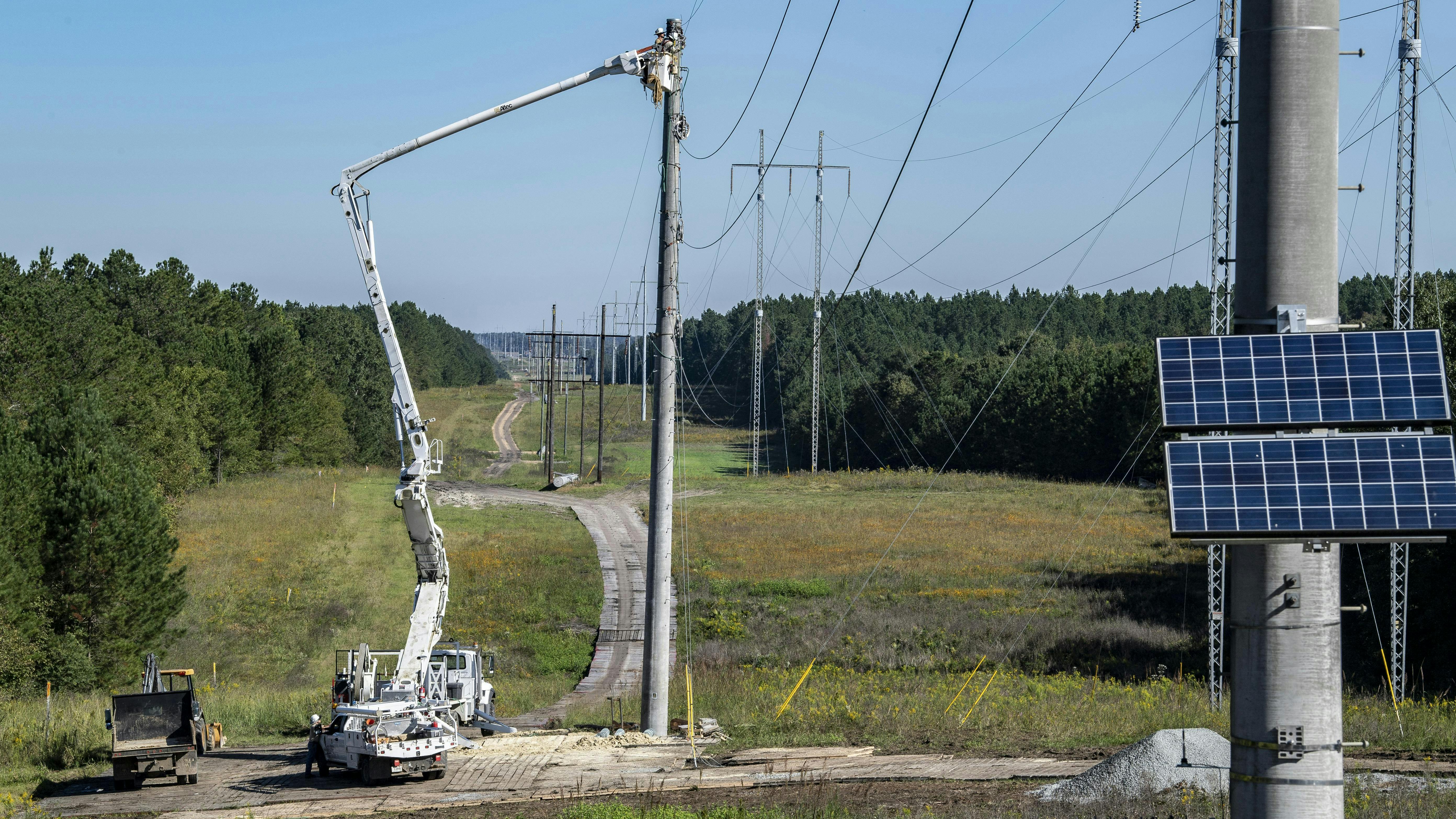 Crews install a new, more resilient transmission pole in Albany. Georgians benefit from an integrated transmission system that includes nearly 20,000 miles of high-voltage power lines used by all the state&rsquo;s power companies to deliver energy from power generation sources to customers. As Georgia continues to grow, the company invests in this system to help keep reliability high for every Georgian year-round.