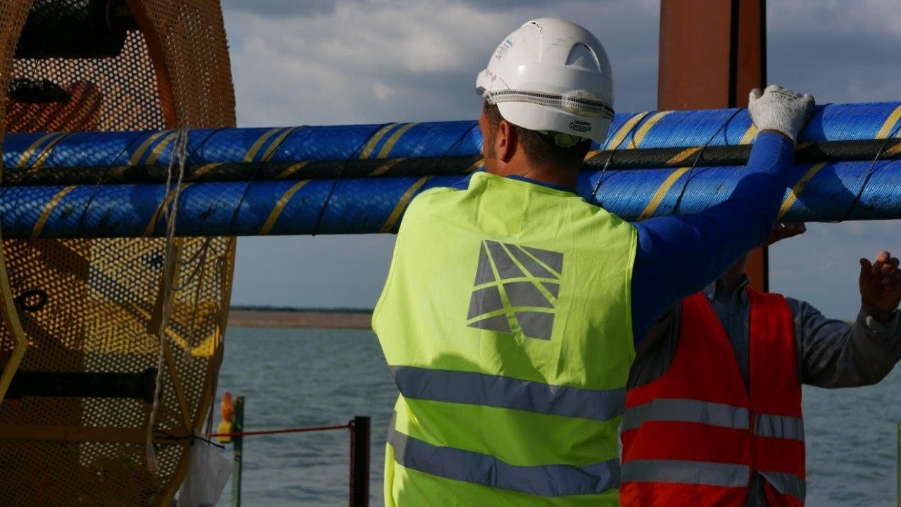 6703e056ebeac710ea5ccc7b Terna Tecnici Posa Cavi