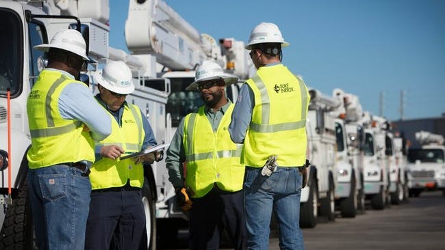 670487cafd976752d4c55cc3 Med Reskovr5687 Mid