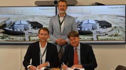 From left to right: Maarten Abbenhuis (COO TenneT), Boudewijn Siemons (CEO Port of Rotterdam Authority) and Frans Everts (president-director Shell Netherlands). From left to right: Maarten Abbenhuis (COO TenneT), Boudewijn Siemons (CEO Port of Rotterdam Authority) and Frans Everts (president-director Shell Netherlands).