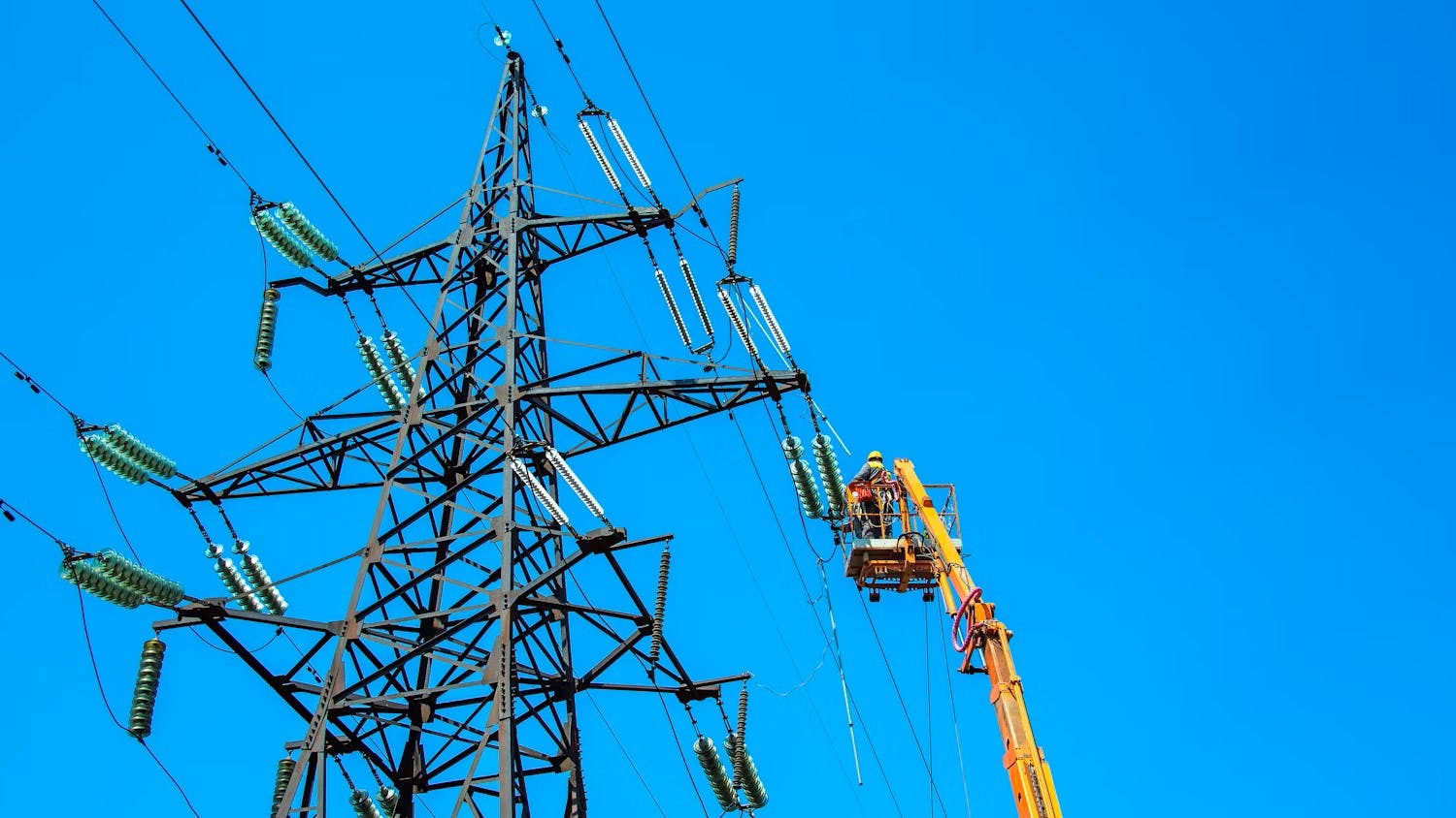 coverofbuildingthefuturetransmissiongrid_highvolta