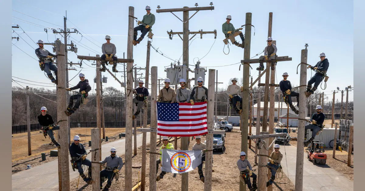 ComEd Celebrates 54 New Lineworkers Completing Apprenticeship Program ...